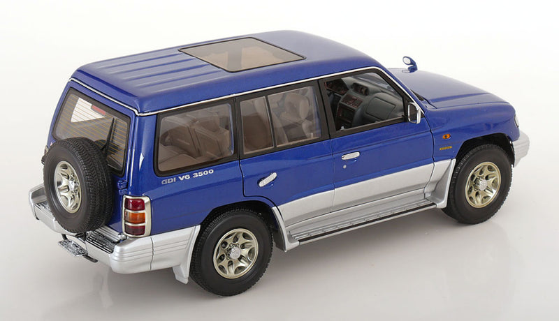 ギャラリービューアに画像をロードする, Mitsubishi Pajero LWB 左ハンドル 1998/ AUTOart 1/18 ミニカー