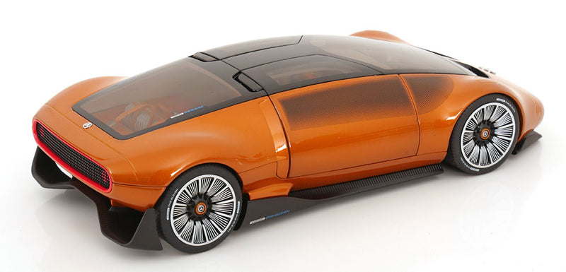 ギャラリービューアに画像をロードする, Mercedes Vision One Eleven Gordon Wagnerフィギュア付セット 2023 Mercedes特注モデル 限定1111個/ NZG 1/18 ミニカー