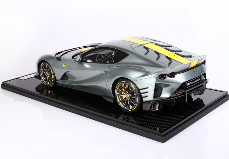 ギャラリービューアに画像をロードする, 【予約】Ferrari 812 Competizione イエロー ストライプ コーバーングレー/ BBR 1/12 232台限定ミニカー