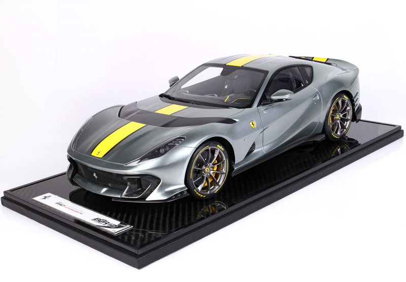 ギャラリービューアに画像をロードする, 【予約】Ferrari 812 Competizione イエロー ストライプ コーバーングレー/ BBR 1/12 232台限定ミニカー