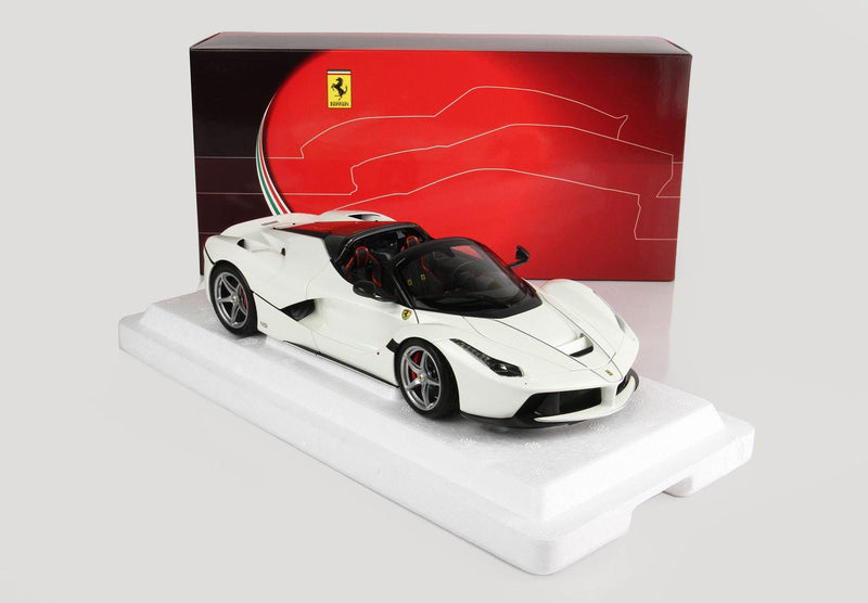 ギャラリービューアに画像をロードする, FERRARI LaFerrari Aperta/ BBR 1/18 模型