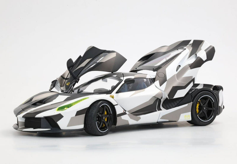 ギャラリービューアに画像をロードする, 【予約】Ferrari LaFerrari 2012 オープンダイキャスト スペシャルパック カモフラージュ ディスプレイケース付属/ BBR 1/18 140台限定ミニカー