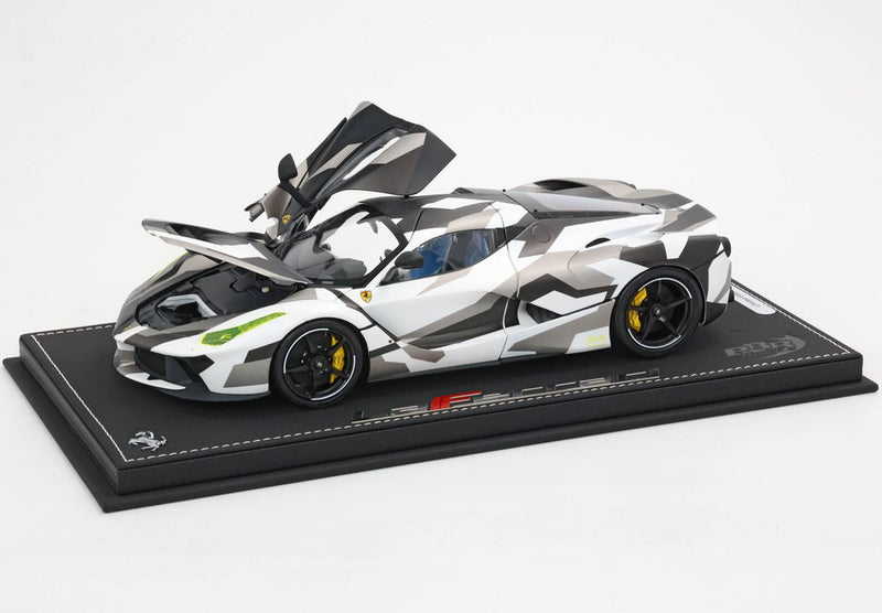 ギャラリービューアに画像をロードする, 【予約】Ferrari LaFerrari 2012 オープンダイキャスト スペシャルパック カモフラージュ ディスプレイケース付属/ BBR 1/18 140台限定ミニカー