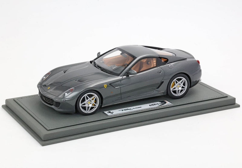 ギャラリービューアに画像をロードする, 【予約】Ferrari 599 GTB Fiorano 2006 マニュアルギア Made In Italy シルバーストーングレー クオイオカラーインテリア/ BBR 1/18 ミニカー