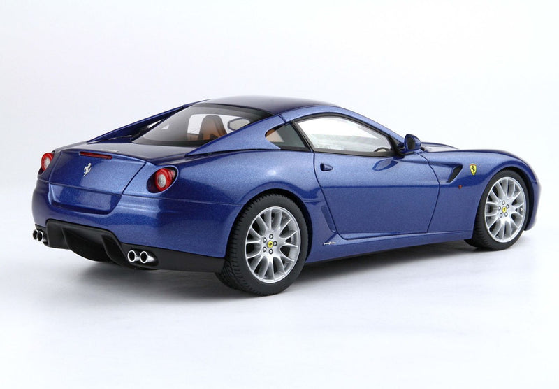 ギャラリービューアに画像をロードする, 【予約】Ferrari 599 GTB Fiorano 2006 マニュアルギア Made In Italy ブルーミラボー クオイオカラーインテリア/ BBR 1/18 72台限定ミニカー