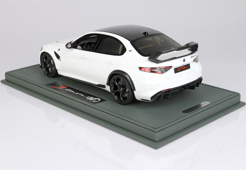 ギャラリービューアに画像をロードする, 【予約】Alfa Romeo Giulia GTAM ビアンコトロフェオ ロールバービアンコトロフェオ シルバーブレーキ/ BBR 1/18 40台限定ミニカー