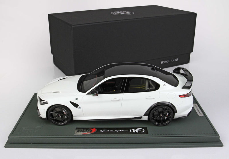 ギャラリービューアに画像をロードする, 【予約】Alfa Romeo Giulia GTAM ビアンコトロフェオ ロールバービアンコトロフェオ シルバーブレーキ/ BBR 1/18 40台限定ミニカー