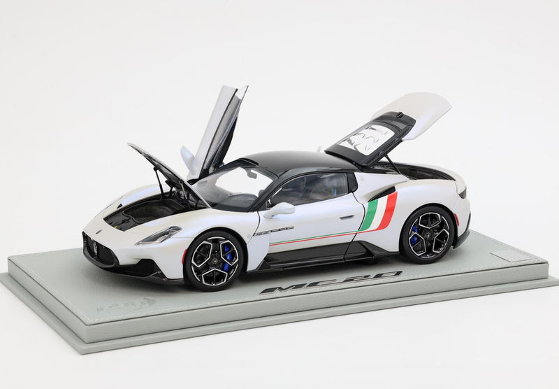 ギャラリービューアに画像をロードする, 【予約】Maserati MC20 フルオープンダイキャスト ホワイトアウダーチェ イタリアンフラッグ/ BBR 1/18 60台限定ミニカー