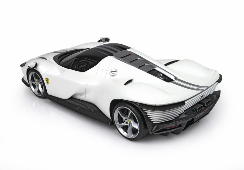 ギャラリービューアに画像をロードする, 【予約】Ferrari Daytona SP3 Iconaシリーズ クローズドルーフ マットイタリアンホワイト/ BBR 1/18 48台限定ミニカー