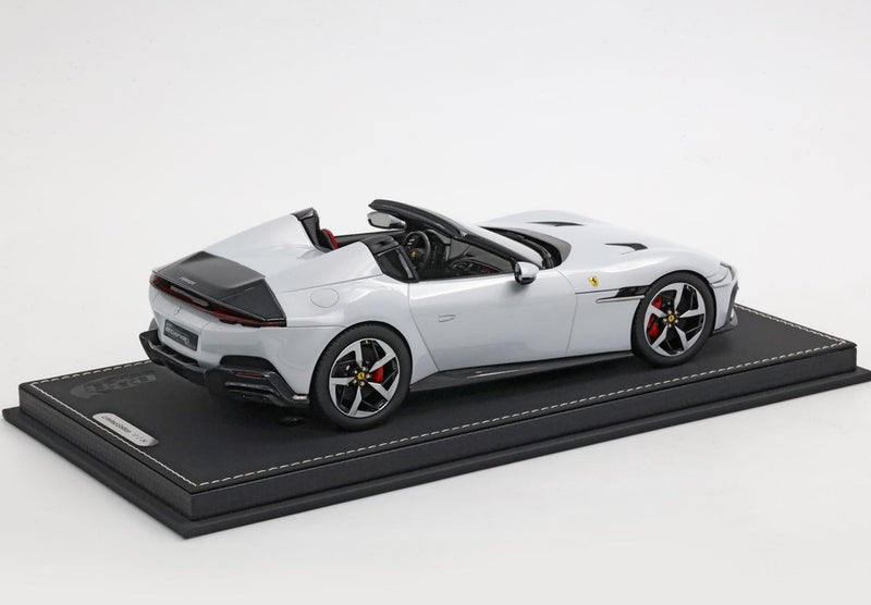 ギャラリービューアに画像をロードする, Ferrari 12Cilindri Spider アークティックホワイト シルバー グロスブラックホイール/ BBR 1/18 24台限定ミニカー