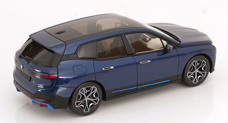 ギャラリービューアに画像をロードする, BMW iX 2022/ MINICHAMPS 1/18 ミニカー