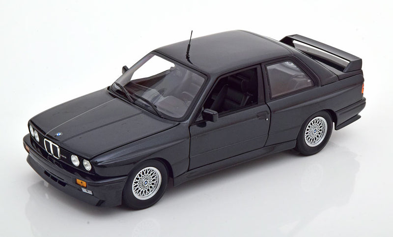ギャラリービューアに画像をロードする, BMW M3 E30 1987/ MINICHAMPS 1/18 ミニカー