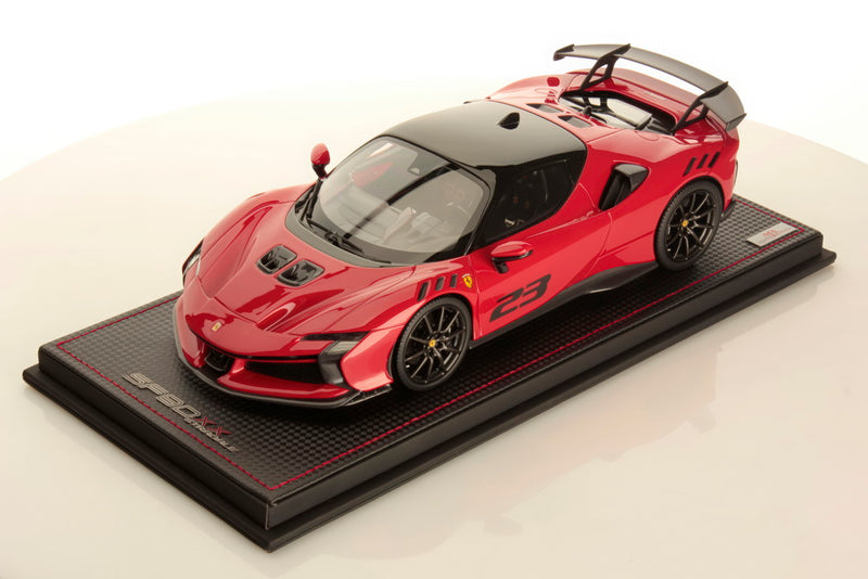 ギャラリービューアに画像をロードする, FERRARI - SF90 XX STRADALE N 23 2024 ROSSO CORSA - RED BLACK/MR Collection 1/18ミニカー 149台限定