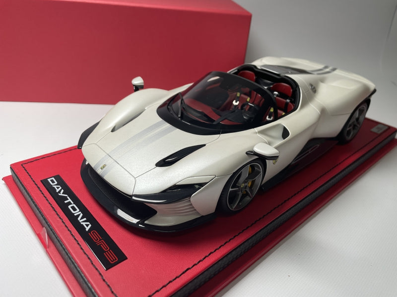 ギャラリービューアに画像をロードする, Ferrariフェラーリ Daytona SP3 Pearl White /MRコレクション 1/18 ミニカー