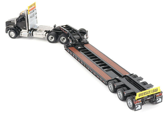 Kenworth T880 SBFA デイキャブ 3軸トラクター (ブラック) & Trail King TK120 HDG ローボーイトレーラー 掘削機 / Diecast Masters 1/50 建設機械模型 工事車両