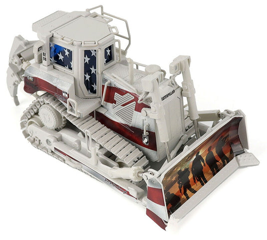 Brent Scarbrough & Co. - Caterpillar D8T ブルドーザー (愛国仕様デコレーション) ブルドーザ / Diecast Masters 1/50 建設機械模型 工事車両