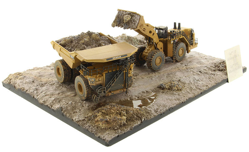 ギャラリービューアに画像をロードする, ウェザリング仕様 Caterpillar 994K ホイールローダー & CAT 797 マイニングトラック - ウェザリングシリーズ 掘削機 / Diecast Masters 1/125 建設機械模型 工事車両