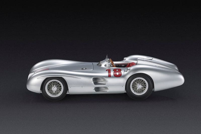 ギャラリービューアに画像をロードする, 【予約】2025年発売予定MERCEDES BENZ F1 W196R STREAMLINERS N 18 WINNER FRANCE GP JUAN MANUEL FANGIO 1954 WORLD CHAMPION SILVER/GP Replicas 1/18ミニカー