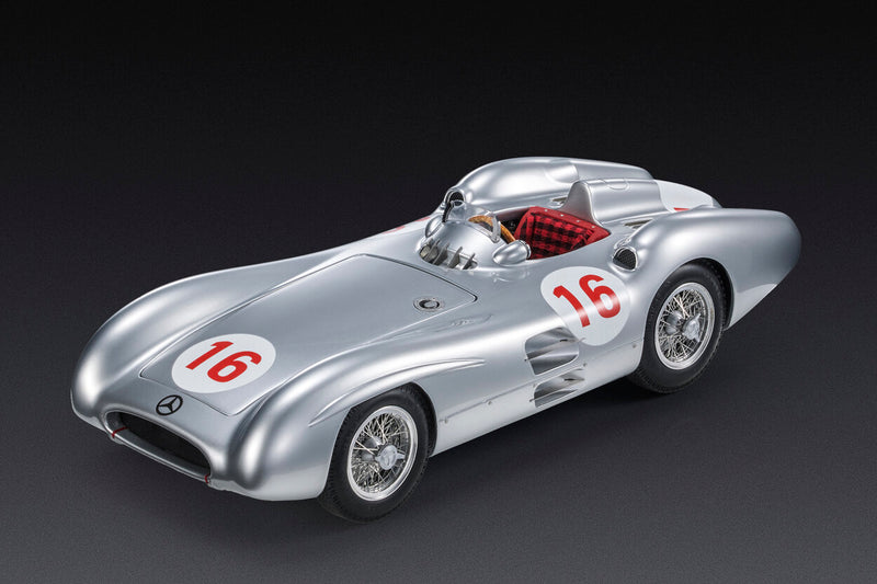 ギャラリービューアに画像をロードする, 【予約】2025年発売予定MERCEDES BENZ F1 W196R STREAMLINERS N 16 WINNER MONZA ITALY GP JUAN MANUEL FANGIO 1954 WORLD CHAMPION SILVER/GP Replicas 1/18ミニカー