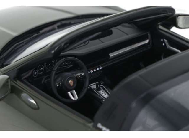 ギャラリービューアに画像をロードする, 2020 Porsche 911 (992) Targa 4S レジンシリーズ pts black olive green/GT SPIRIT 1/18ミニカー
