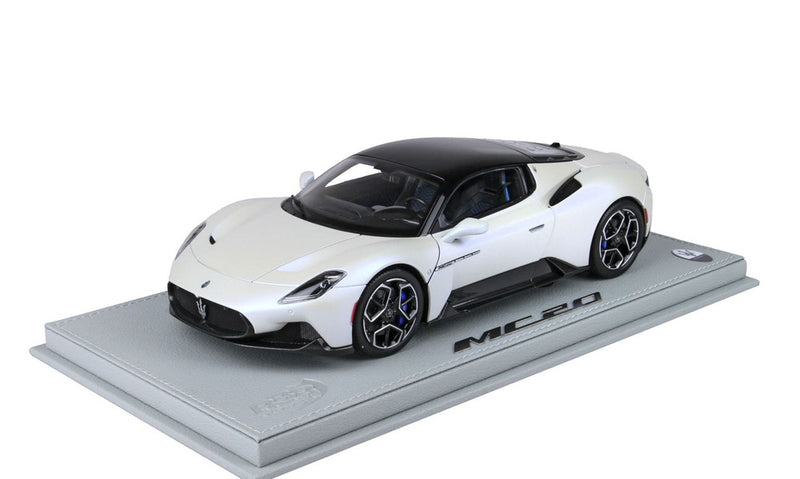 ギャラリービューアに画像をロードする, 【予約】Maserati MC20 フルオープンダイキャスト スペシャルカラー ビアンコアウダーチェ ディスプレイ付き/ BBR 1/18 300台限定ミニカー