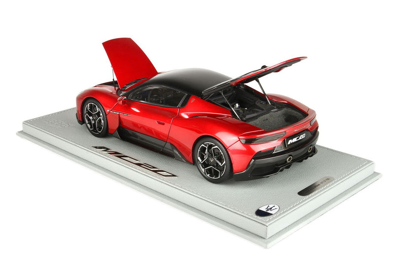 ギャラリービューアに画像をロードする, 【予約】Maserati MC20 メタリックレッドヴィンチェンテ ブラックルーフ フルオープンダイキャスト ショーケース付属/ BBR 1/18 150台限定ミニカー