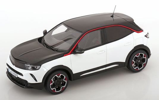 オペル モッカe GSライン 2021/ OTTO 1/18 ミニカー