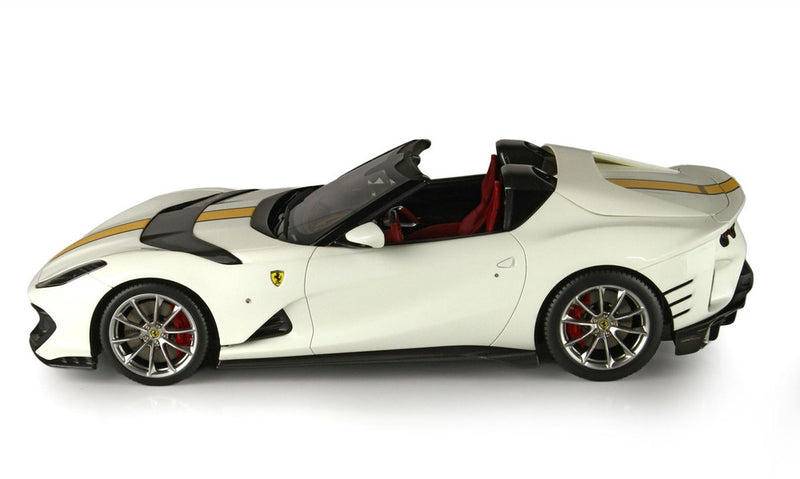 ギャラリービューアに画像をロードする, Ferrari 812 Competizione AAvus White Con Riga Gialla/BBR 1/18ミニカー