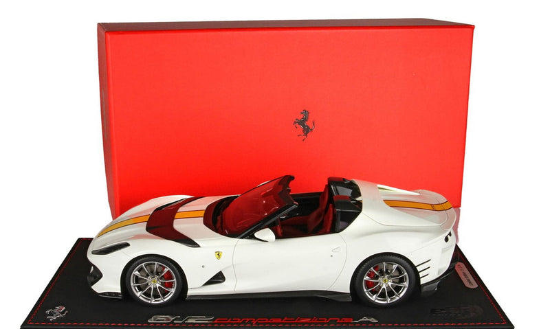 ギャラリービューアに画像をロードする, Ferrari 812 Competizione AAvus White Con Riga Gialla/BBR 1/18ミニカー