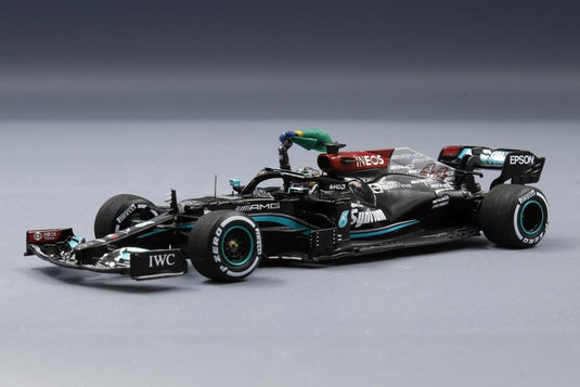 MercedesAMG Petronas F1 W12 E 44号車 ブラジルGP 2021 優勝 Lewis Hamilton ブラジル国旗付/ Spark 1/43 ミニカー