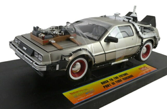 デロリアン DMC 12 バックトゥザフューチャー III/ Sun Star 1/18 ミニカー