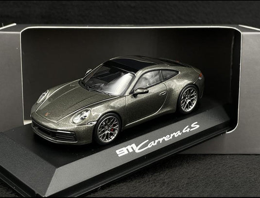 Porscheポルシェディーラーモデル 911 Carrera 4S Type 992 2019 Aventurine Green 1/43 Minichamps