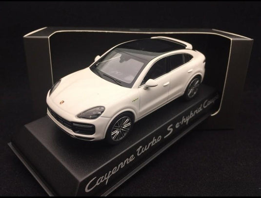Porscheポルシェディーラーモデル Cayenne turbo S e-hybrid Coupe 2019 carrara white 1/43 Norev