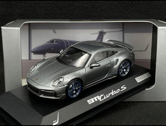 Porscheポルシェディーラーモデル 911 Turbo S 2020 Embraer Exclusive Edition Silver grey metallic 1/43 Minichamps