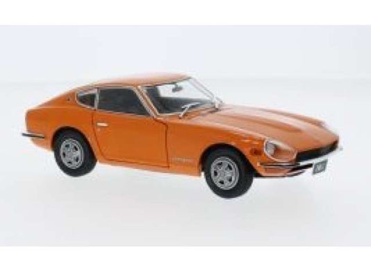 1969 Datsun 240 Z (RHD) オレンジ/WHITEBOX 1/24ミニカー