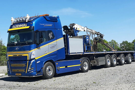 【予約】2026年発売予定 A. OLDENHUIS TRANSPORT VOLVO FH5 GLOBETROTTER XXL 4X2 ブリックトレーラー 4軸 トレーラー / WSI 1/50 建設機械模型 工事車両