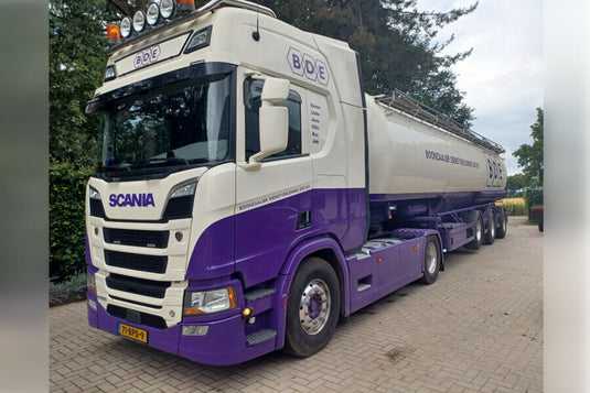 【予約】2026年発売予定 BDE DIENSTVERLENING BV SCANIA R ハイライン CR20H 4X2 飼料バルクトレーラー 3軸 トレーラー / WSI 1/50 建設機械模型 工事車両