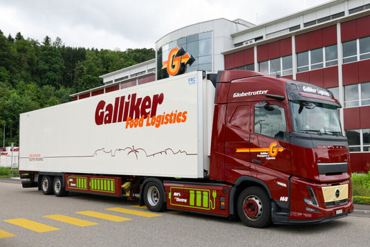 【予約】2026年発売予定 GALLIKER VOLVO FH エアロ グローブトロッター 電動 4X2 冷凍トレーラー 2軸 トレーラー / WSI 1/50 建設機械模型 工事車両