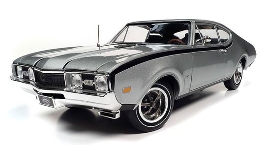 1968 Oldsmobile Hurst Olds 2-Door Post in Peruvian Silver /AMEAMERICAN MUSCLE 1/18 ミニカー