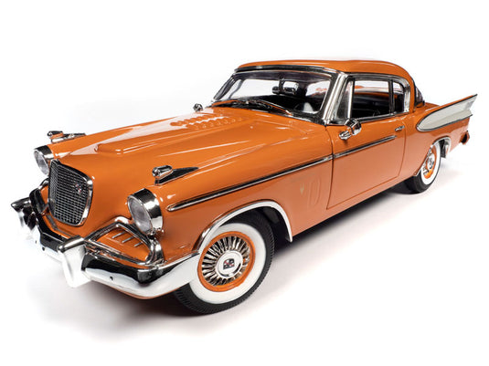 1957 Studebaker Gold Hawk in Coppertone and White /AutoWorld 1/18 ミニカー