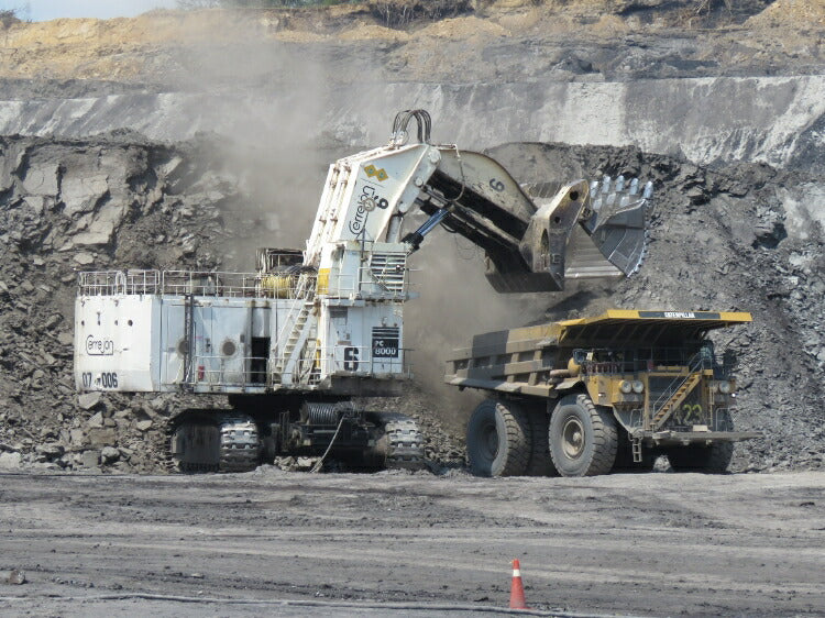 コマツ建機　KOMATSU PC8000 1/50 コマツ PC8000-6 Electric マイニングショベル /BYMO 1/50 ダイ