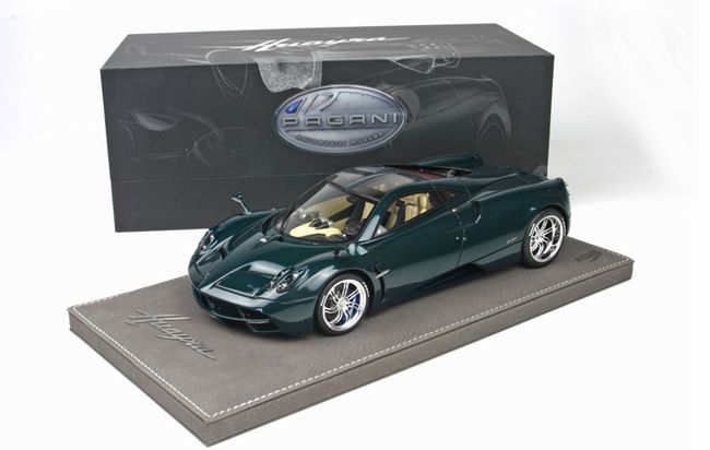 ギャラリービューアに画像をロードする, Paganiパガーニ Huayra 2012  CARBON FIBRE BLU 50台限定 /BBR 1/18 レジンミニカー