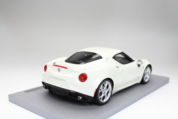 ギャラリービューアに画像をロードする, Alfa Romeoアルファロメオ 4c 2013 ホワイト /BBR 1/18レジンミニカー
