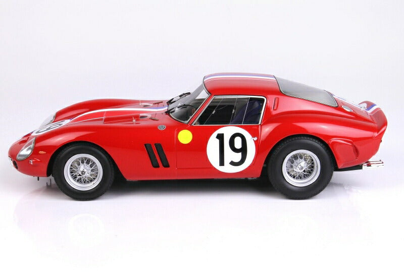 ギャラリービューアに画像をロードする, FERRARIフェラーリ 250 GTO COUPE ch.3705gt TEAM PIERRE NOBLET N 19 2nd 24h LE MANS 1962 J.GUICHET - P.NOBLET - CON VETRINA - WITH SHOWCASE | RED WHITE BLUE /BBR 1/18 ミニカー