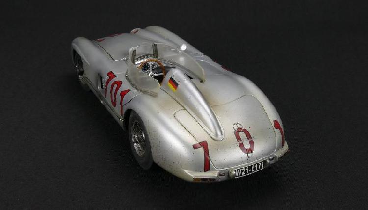 ギャラリービューアに画像をロードする, Mercedes-Benzメルセデスベンツ Racing Car Transporter "The blue Wonder" + 300 SLR #701 Dirty Hero /GT SPIRITスピリット 1/12 ミニカー