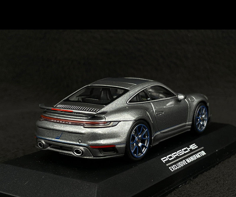 ギャラリービューアに画像をロードする, Porscheポルシェディーラー 911 Turbo S 2020 Embraer Exclusive Edition Silver grey metallic/Minichamps 1/43 ミニカー