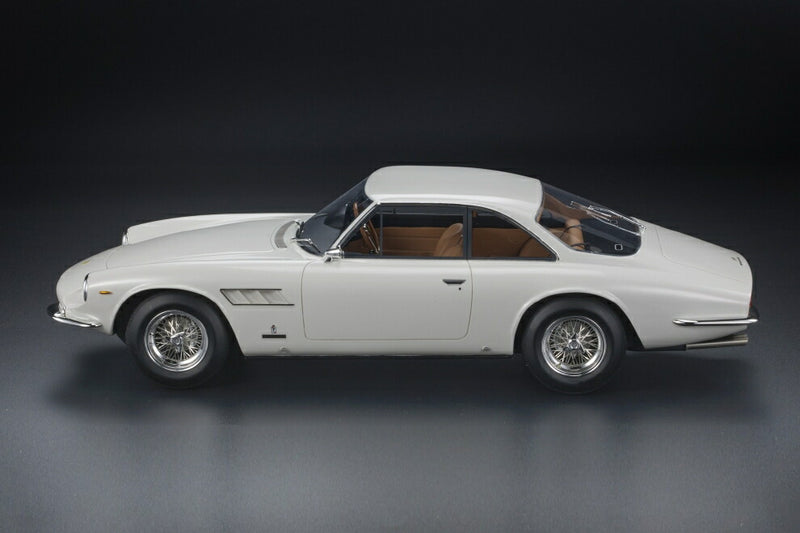 ギャラリービューアに画像をロードする, 【予約】12月以降発売予定FERRARIフェラーリ 500 SUPERFAST 2-SERIES 1965 - WHITE /TOPMARQUES COLLECTION 1/12 ミニカー