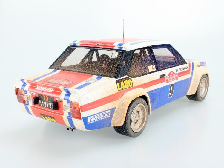 ギャラリービューアに画像をロードする, Fiat 131 Abarth 1977 San Remo Winner dirty /TOPMARQUES 1/18 ミニカー
