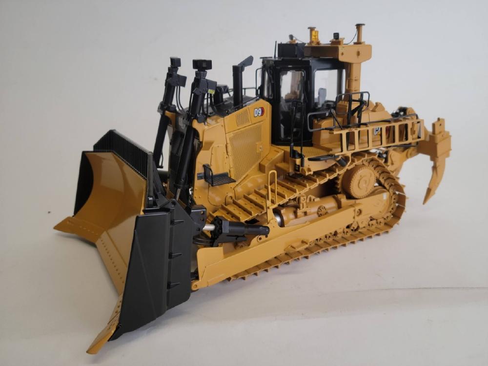 Cat D9 Dozer U-Blade w/ Multi-Shank Ripper ブルドãEザ /CCM 1/48 ミニチュア 建設機