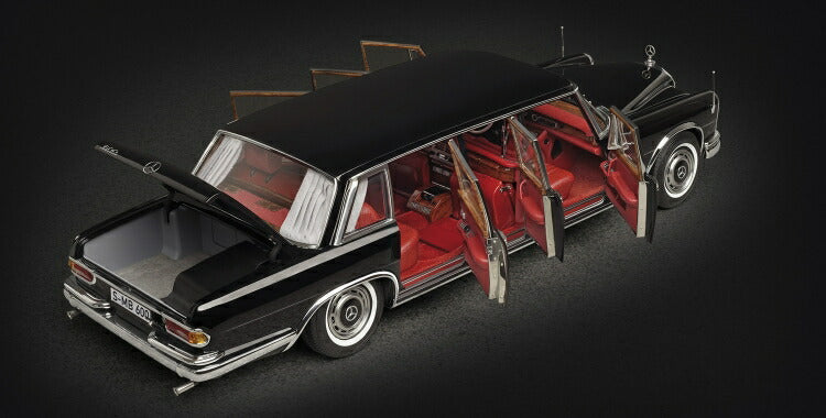 ギャラリービューアに画像をロードする, Mercedes Benz 600 6ドア プルマン リムジン ブラック/ CMC 1/18
